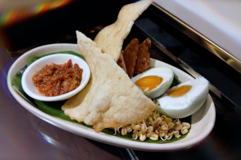 Menjelajahi cita rasa Indonesia lewat perjalanan kuliner di hotel