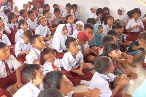 Pasca bencana, kegiatan belajar SD dan SMA di Tukka berangsur normal
