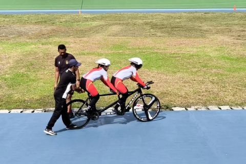 Pelatnas hari terakhir, tim para-balap sepeda siap jemput 3 emas