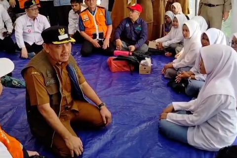 Pemulihan belum tuntas, siswa di Agam awali semester di tenda darurat