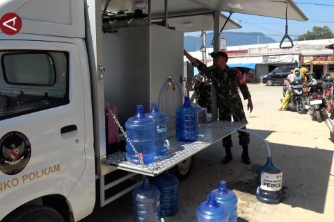Kemenko Polkam dan TNI hadirkan mobil air siap minum di Agam
