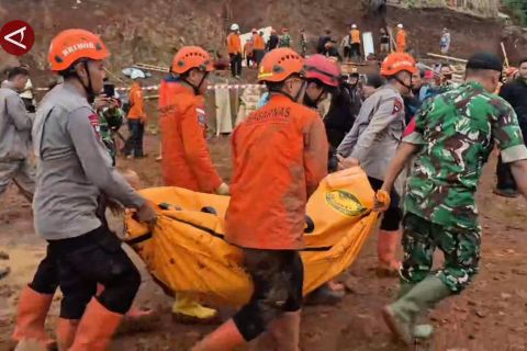 Longsor timbun 6 pekerja di Sumedang