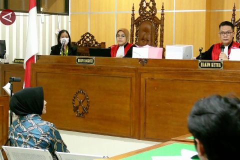 Sidang perdana ex-Kadin Kaltim, jaksa dakwa suap izin tambang Rp3,5 M