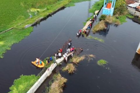 Tanggul Sungai Bremi jebol, 315 KK terdampak banjir di Pekalongan
