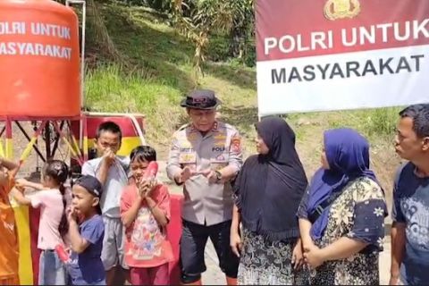 Polda Sumbar bantu bangun sumur bagi warga terdampak bencana di Agam