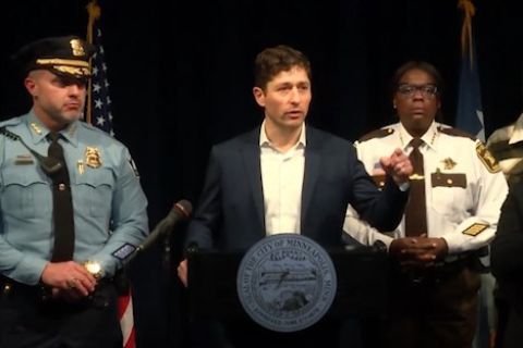 Buntut penembakan warga, Wali Kota minta ICE tinggalkan Minneapolis