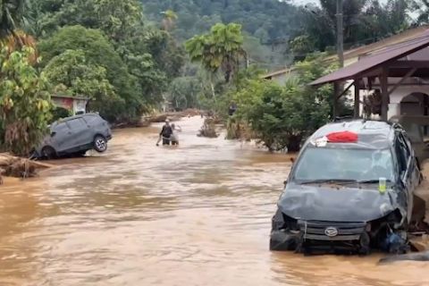 Menkes kejar perbaikan 3.265 rumah nakes terdampak bencana Sumatera