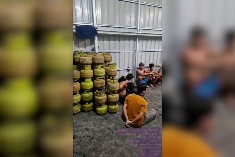 Polda Sumsel bongkar praktik pengoplosan LPG subsidi jadi komersial