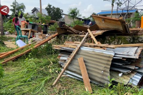 Pemkot Kupang respons cepat kerusakan rumah warga akibat angin kencang