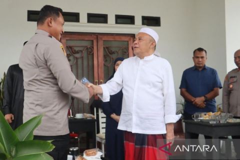 Kapolres Tapsel perkuat silaturahmi dengan Pesantren Tahfidz di Angkola Barat