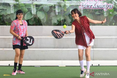 Padel en Kebaya: las mujeres de Yakarta combinan tradición y deporte