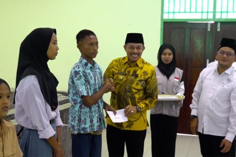 1.070 siswa di Papua dari berbagai kelompok terima beasiswa Baznas