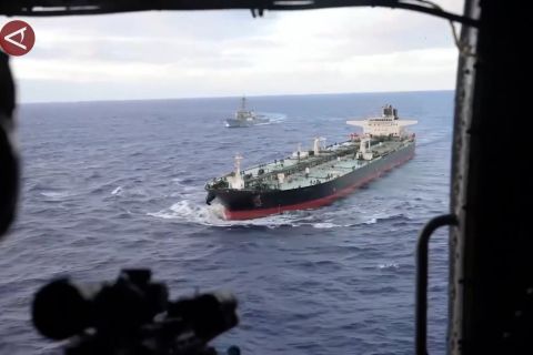 AS cegat kapal tanker minyak Venezuela di Samudra Hindia