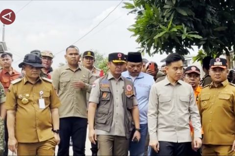 Wapres tinjau lokasi dan pengungsi tanah bergerak di Tegal