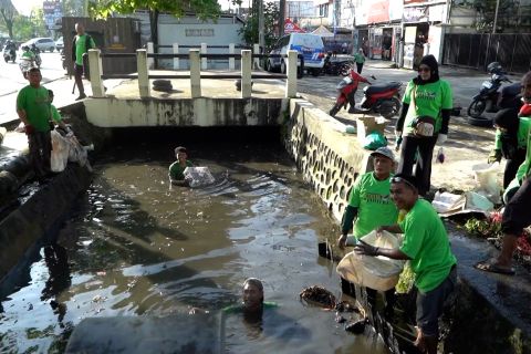 Bersih-bersih sungai, Wali Kota Yamin: Sisa bangunan harus diangkut