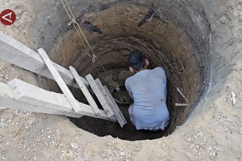 Atasi krisis air bersih, relawan gali sumur di pedalaman Aceh Timur