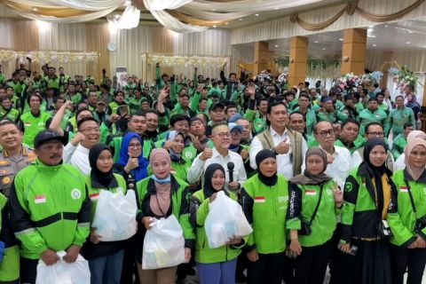 Menko Zulhas di Makassar: Kita jaga harga pangan stabil dan terjangkau