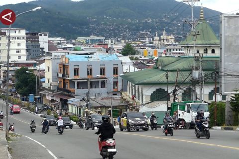 Alasan Wali Kota Bodewin dukung program gentengisasi di Ambon