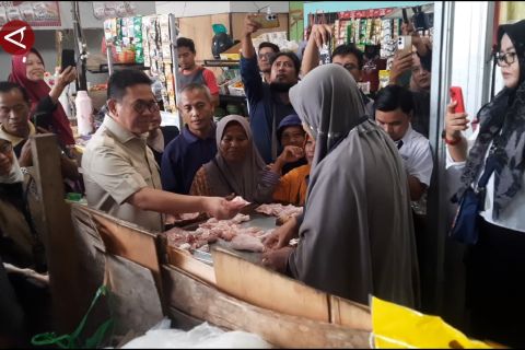 Mendag pantau harga dan ketersediaan pangan di Sukoharjo