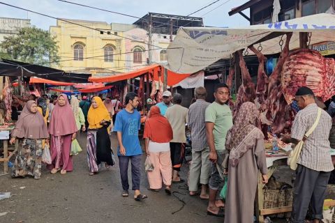 Warga Aceh tetap antusias beli daging sapi untuk tradisi &ldquo;meugang&rdquo;