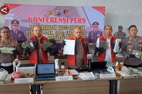 Polda Kalsel sita 20 ribu STNK dan BPKB palsu sindikat lintas provinsi