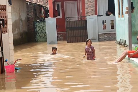 Hujan 10 jam, ratusan rumah di Cilegon kembali terendam banjir