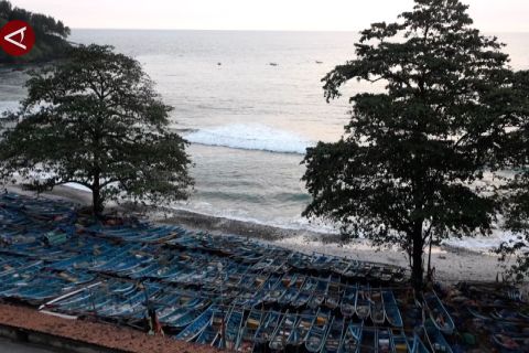 Pantai Menganti tawarkan tempat singgah bagi pemudik yang melintas