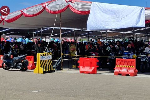H-3 Lebaran, pemudik sepeda motor padati Pelabuhan Ciwandan Banten