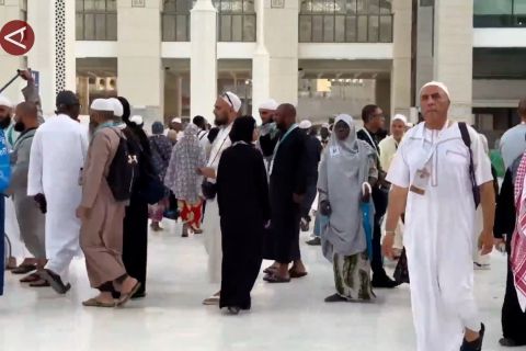 Imbas konflik, 2.500 jamaah umrah asal Sumbar tertahan di Arab Saudi