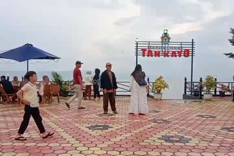 Libur lebaran bangkitkan wisata Danau Singkarak Malalo pascabencana