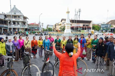 "Kartini" Bersepeda di Yogyakarta
