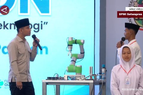 Gibran tekankan santri untuk adaptif dan kompetitif di era digital