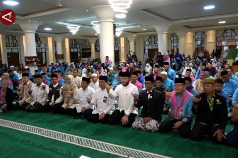 Pesan Wali Kota Fadly Amran untuk jamaah calon haji kloter I Padang