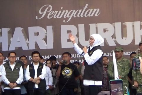 Jatim dorong kesejahteraan buruh lewat hunian hingga transportasi