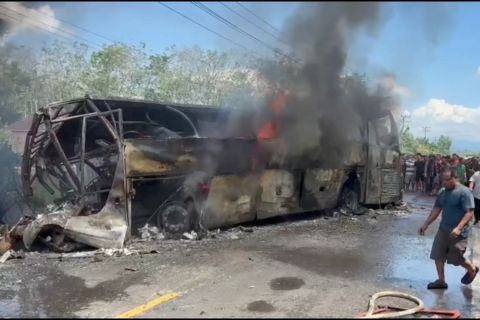 Polda Sumsel duga asal titik api kecelakaan bus ALS dari mobil tangki