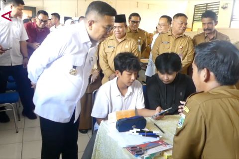 Gubernur Banten tinjau Pra-SPMB, pastikan transparan dan adil