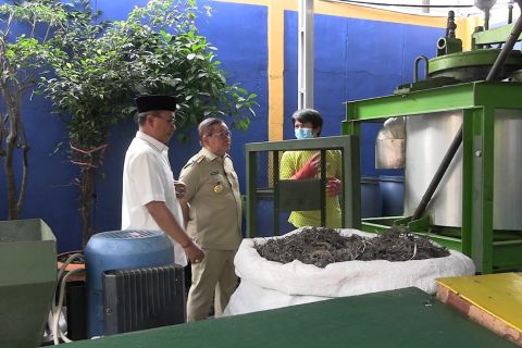 Pramono ingin terapkan pengolahan sampah hidrotermal di berbagai pasar