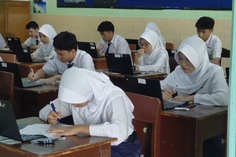 Maluku Utara gratiskan biaya SMA, angka putus sekolah diklaim menurun