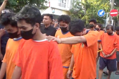 Polrestabes Surabaya ciduk 192 bandit jalanan selama April hingga Mei
