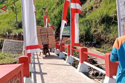 Jembatan Perintis Garuda geliatkan ekonomi warga desa