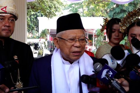 Sejumlah tokoh bangsa hadiri upacara HUT ke-81 RI di Istana Merdeka
