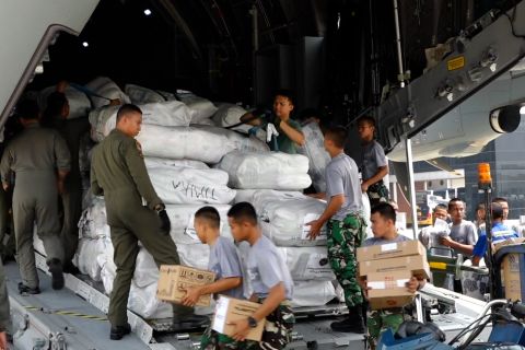 Kemhan kirim 20 ton logistik untuk korban bencana gempa bumi di NTT