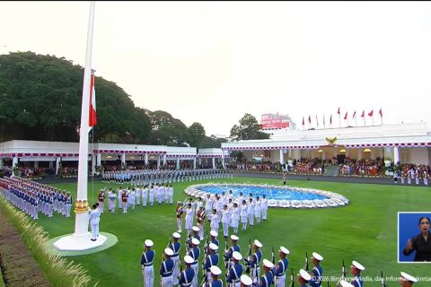 Bendera pusaka diturunkan, rangkaian HUT ke-81 RI di Istana berakhir