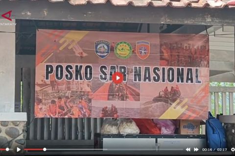 Pencarian lima jurnalis di perairan Selat Sunda, Basarnas sisir Pulau Rakata dan Panjang - VIDEO