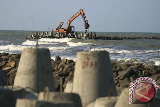 Pulau Pelampung abrasi akibat proyek pemecah gelombang