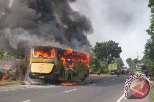 35 tewas dalam kebakaran bus di China