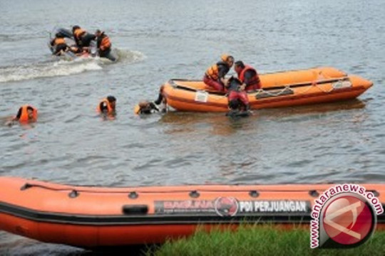 Pencarian korban kapal tenggelam di perairan Kalbar diperpanjang
