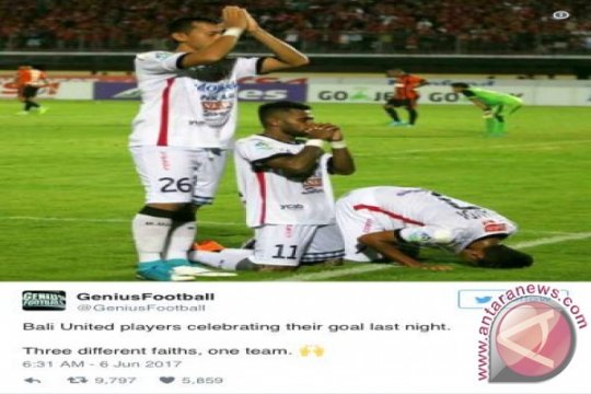 Dunia pun soroti foto doa lintas agama tiga pemain Bali United