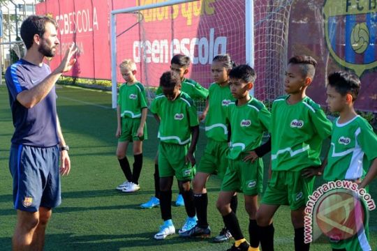 10 siswa SD rasakan berlatih di FCBEscola Barcelona