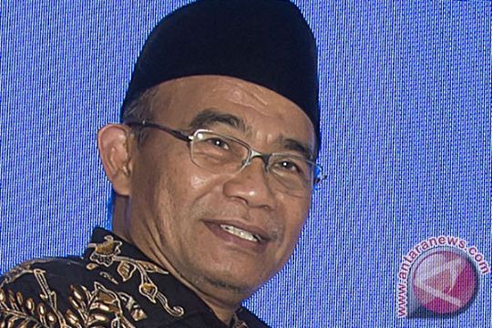 Lagu Indonesia Raya tiga stanza diberlakukan nasional